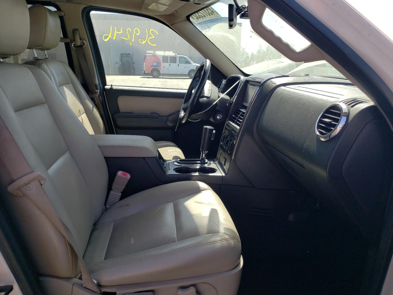 Photo 5 from auction – 2008 FORD EXPLORER X with VIN 1FMEU63E78UA40208