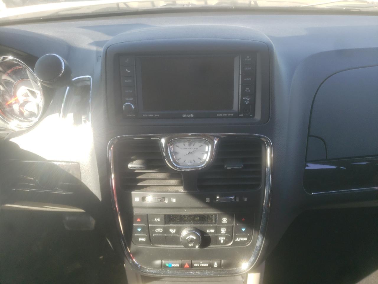 Photo 9 from auction – 2011 CHRYSLER TOWN & COU with VIN 2A4RR5DG0BR781817