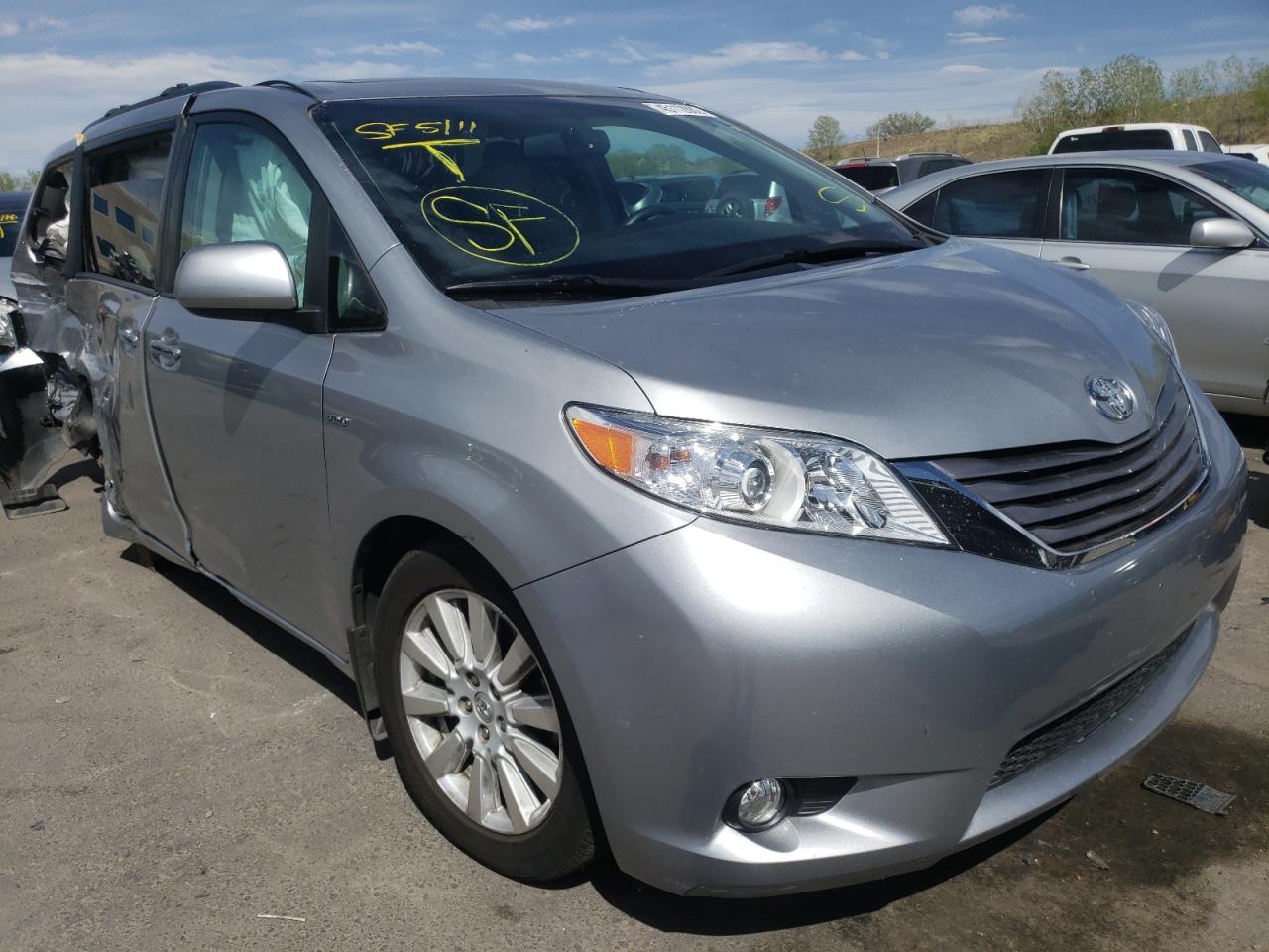 TOYOTA SIENNA XLE 2017 with VIN 5TDDZ3DC0HS187567 - Photo from auction