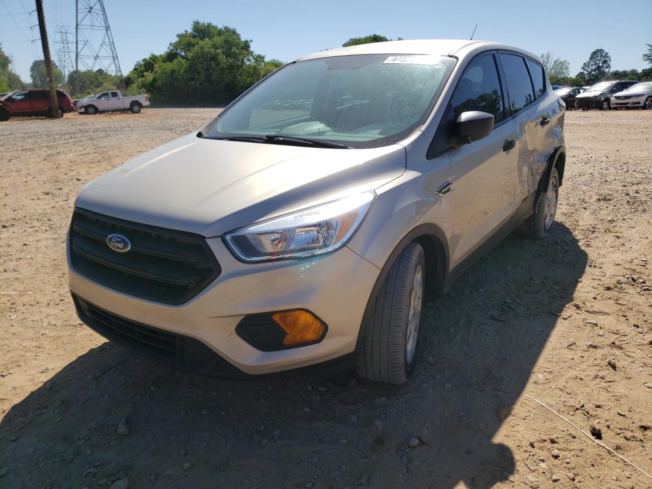 Foto 2 de la subasta – 2017 FORD ESCAPE S con VIN 1FMCU0F75HUC71996