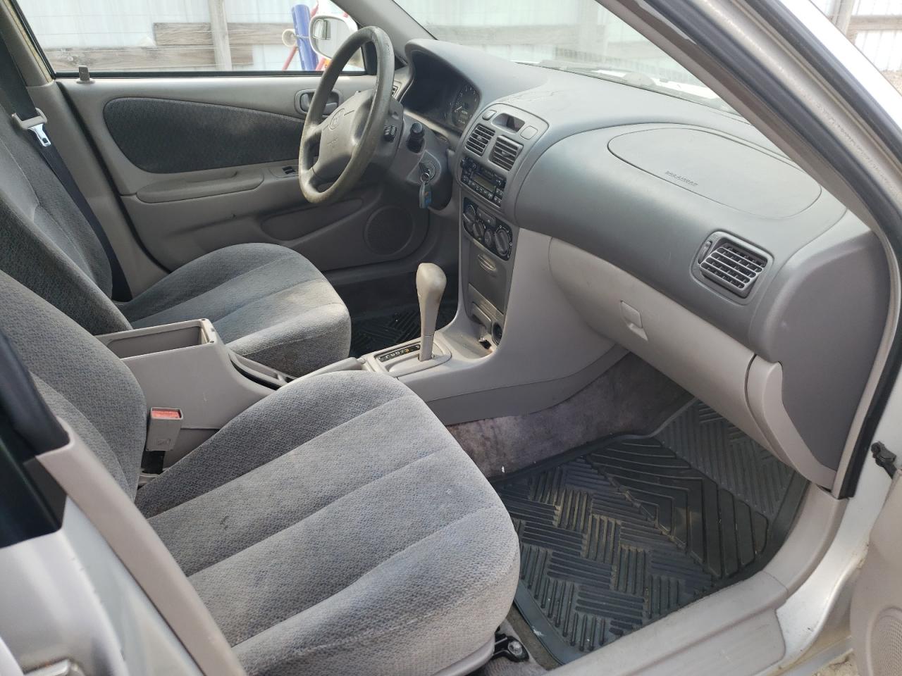 Photo 5 from auction – 2001 TOYOTA COROLLA LE with VIN 2T1BR12E61C467072