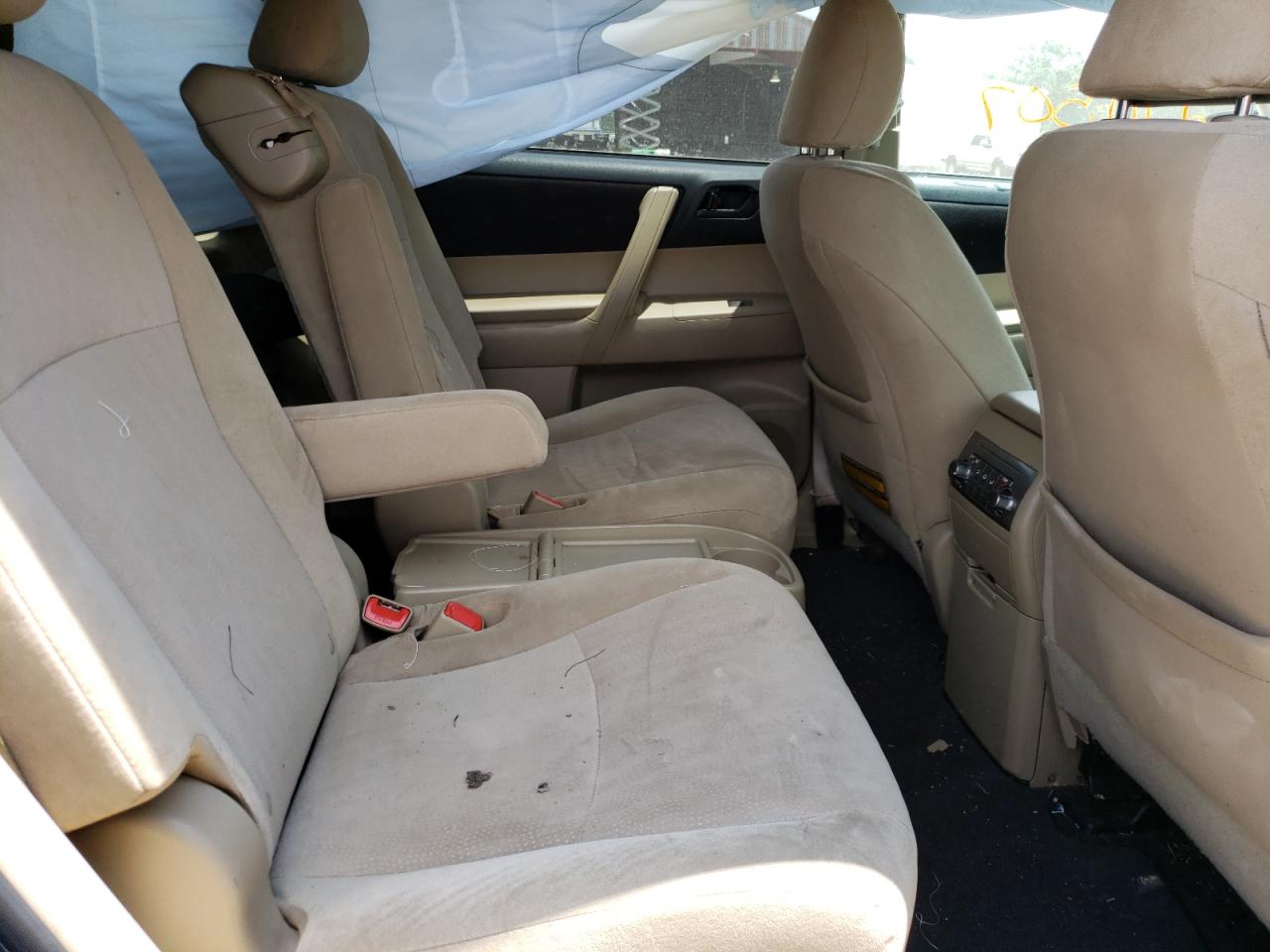 Photo 6 from auction – 2011 TOYOTA HIGHLANDER with VIN 5TDZA3EH9BS010093