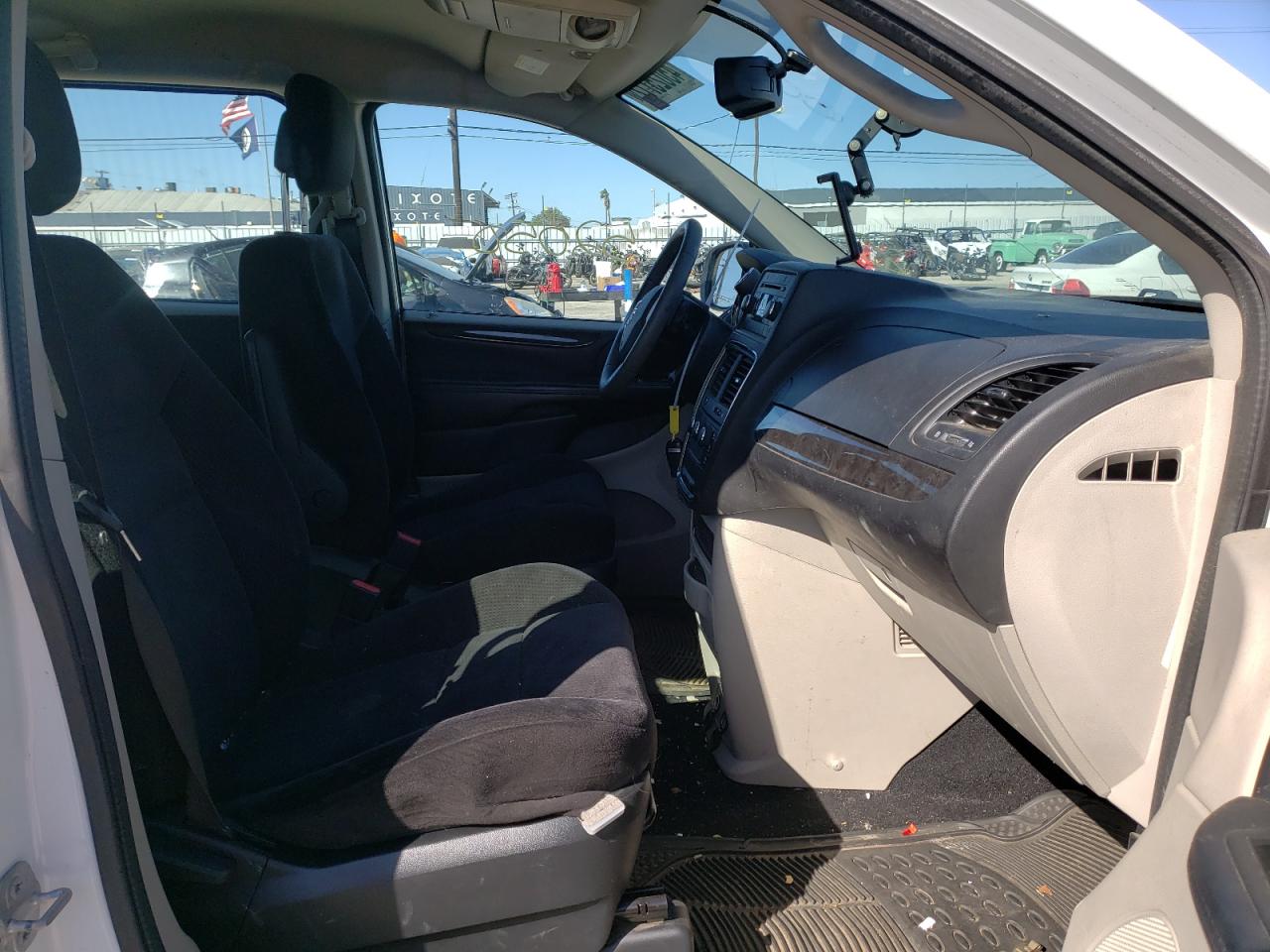 Photo 5 from auction – 2014 DODGE GRAND CARA with VIN 2C4RDGBG9ER450483