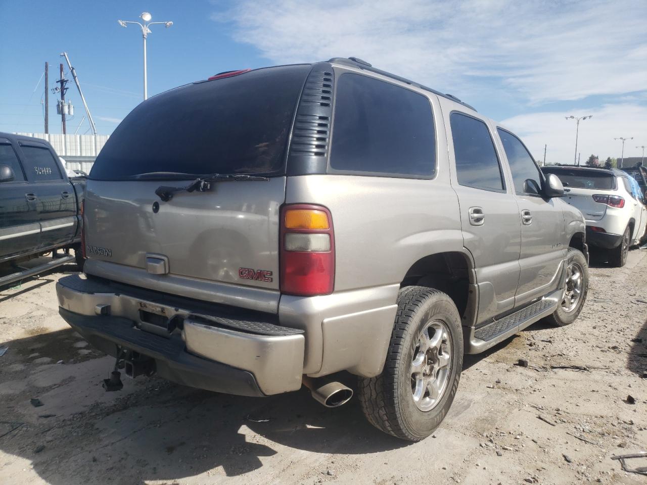 Photo 4 from auction – 2002 GMC DENALI with VIN 1GKEK63UX2J110427