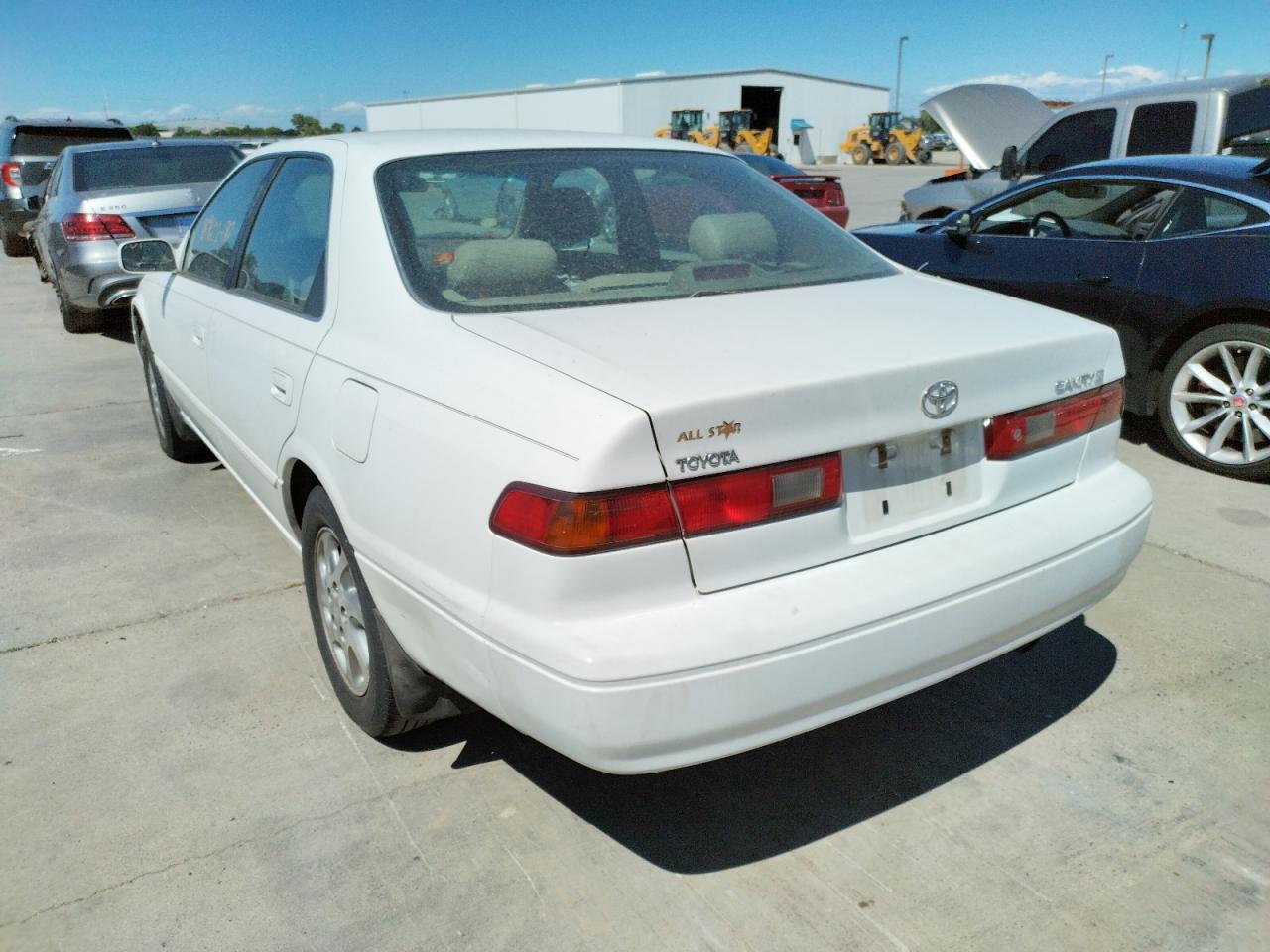 Photo 3 from auction – 1997 TOYOTA CAMRY CE with VIN 4T1BF22K7VU905686