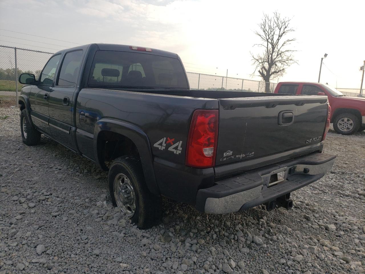 Photo 3 from auction – 2003 CHEVROLET SILVERADO with VIN 1GCGK13U53F158445