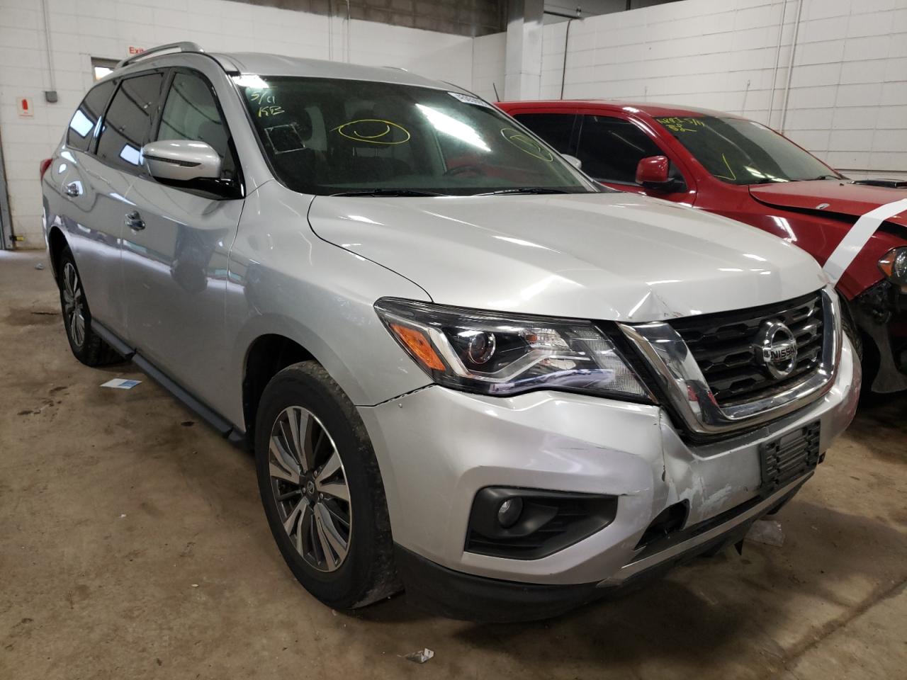 Photo 14 from auction – 2017 NISSAN PATHFINDER with VIN 5N1DR2MN2HC665464