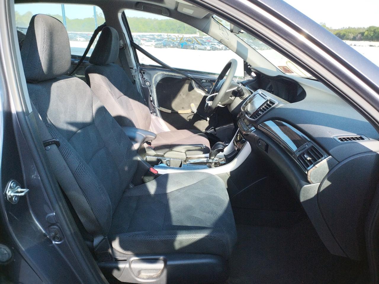 Photo 5 from auction – 2016 HONDA ACCORD EX with VIN 1HGCR2F06GA062188