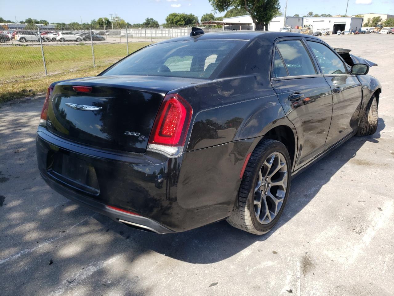 Photo 4 from auction – 2015 CHRYSLER 300 S with VIN 2C3CCABG7FH904280