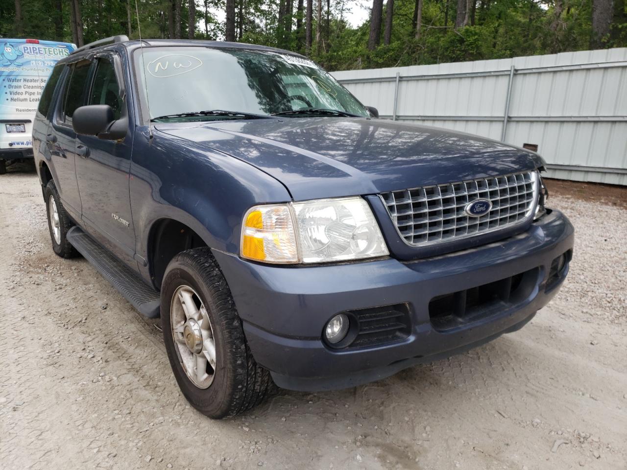 FORD EXPLORER X 2004 with VIN 1FMZU73KX4UB06158 - Photo from auction
