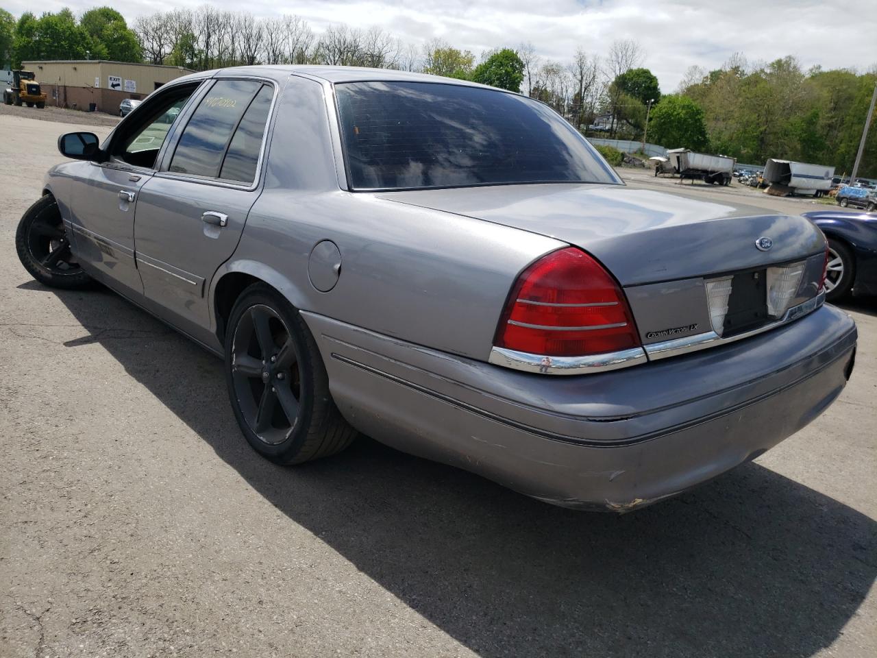 Photo 3 from auction – 2006 FORD CROWN VICT with VIN 2FAFP74W96X124555