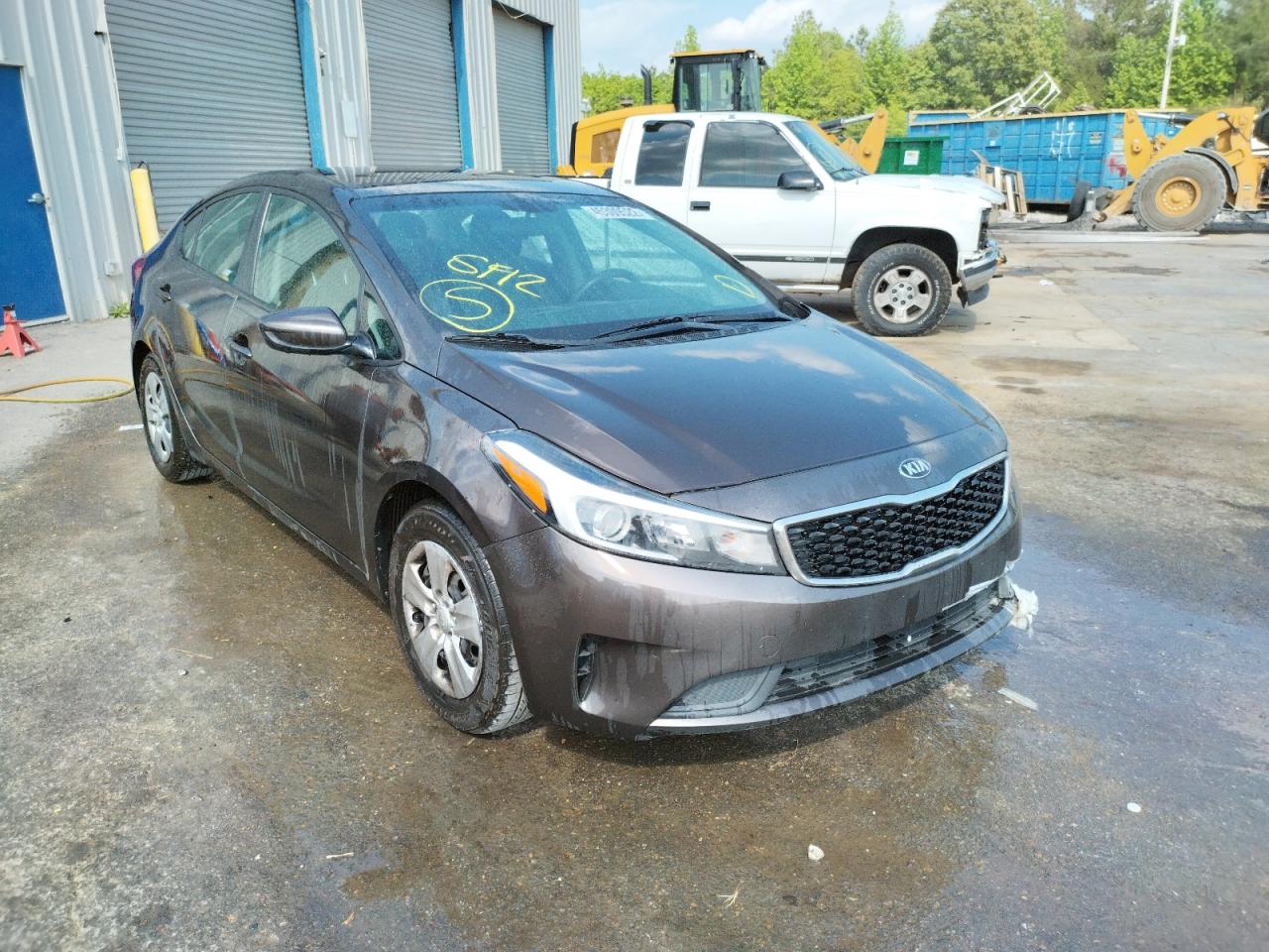 KIA FORTE LX 2017 with VIN 3KPFK4A72HE095686 - Photo from auction