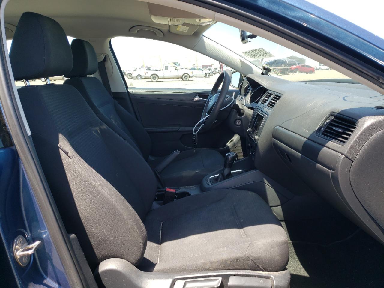 Photo 5 from auction – 2016 VOLKSWAGEN JETTA S with VIN 3VW267AJ8GM228985