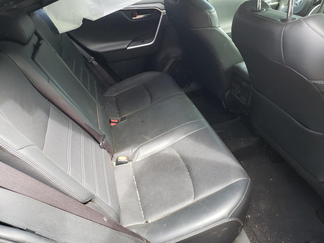 Photo 6 from auction – 2019 TOYOTA RAV4 LIMIT with VIN JTMN1RFV8KD506679