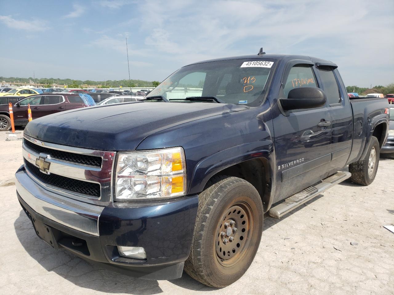 Photo 2 from auction – 2007 CHEVROLET SILVERADO with VIN 2GCEK19J071685617
