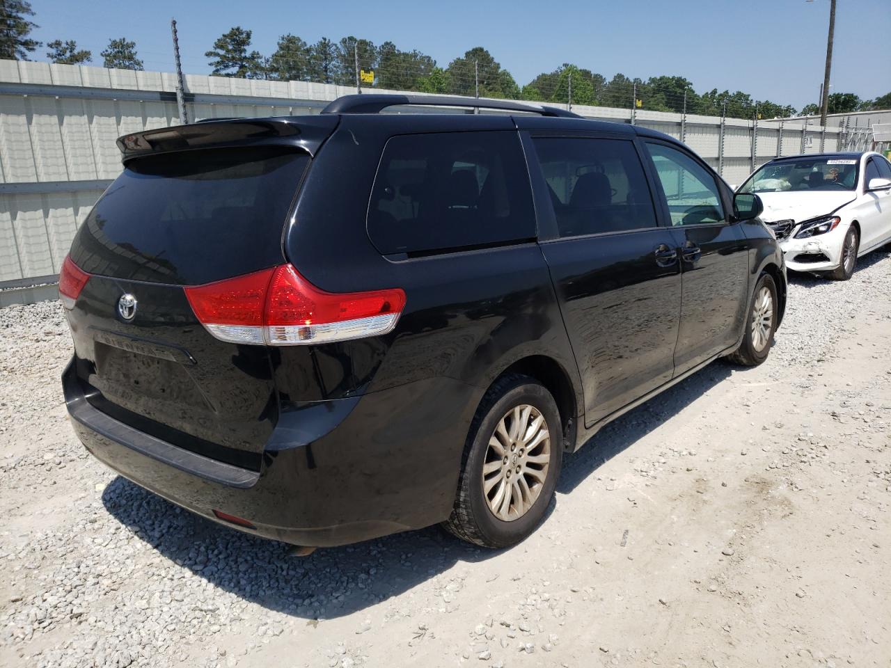 Photo 4 from auction – 2013 TOYOTA SIENNA with VIN 5TDYK3DC5DS391961