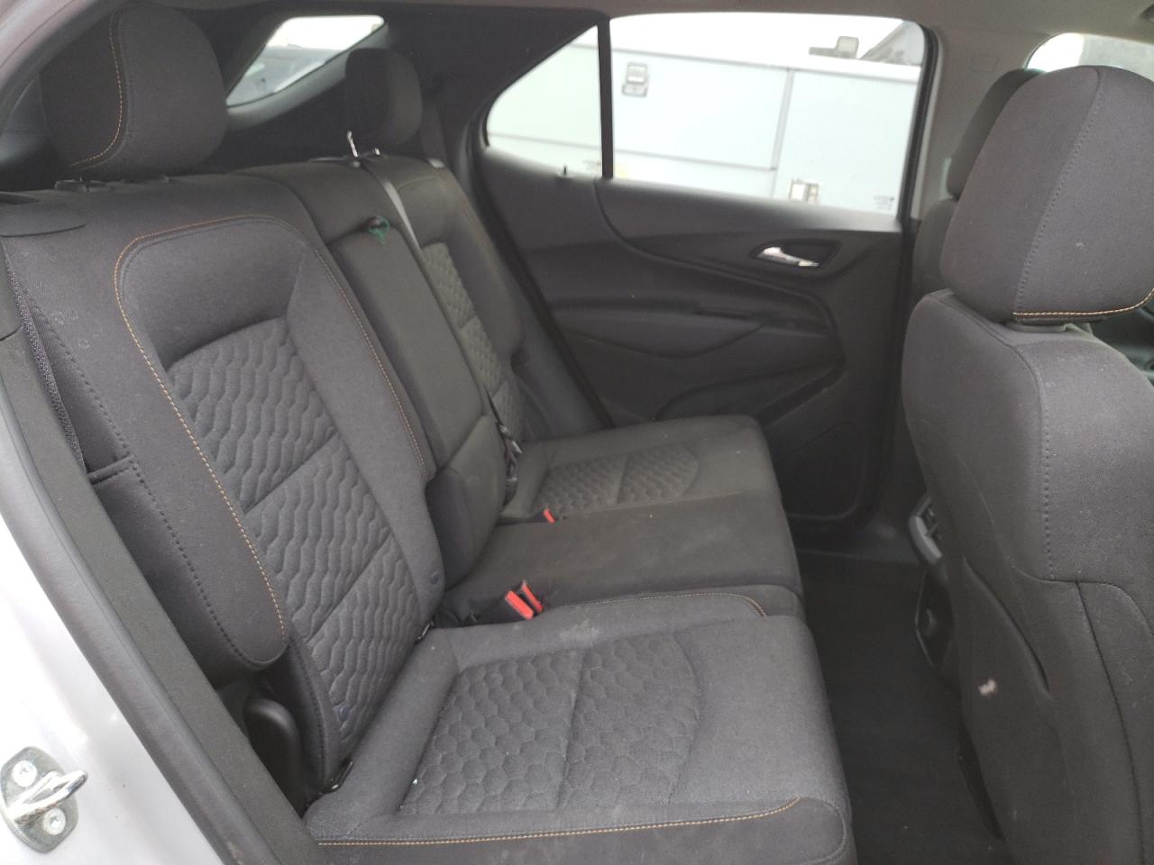 Photo 6 from auction – 2018 CHEVROLET EQUINOX LT with VIN 2GNAXJEV8J6233182