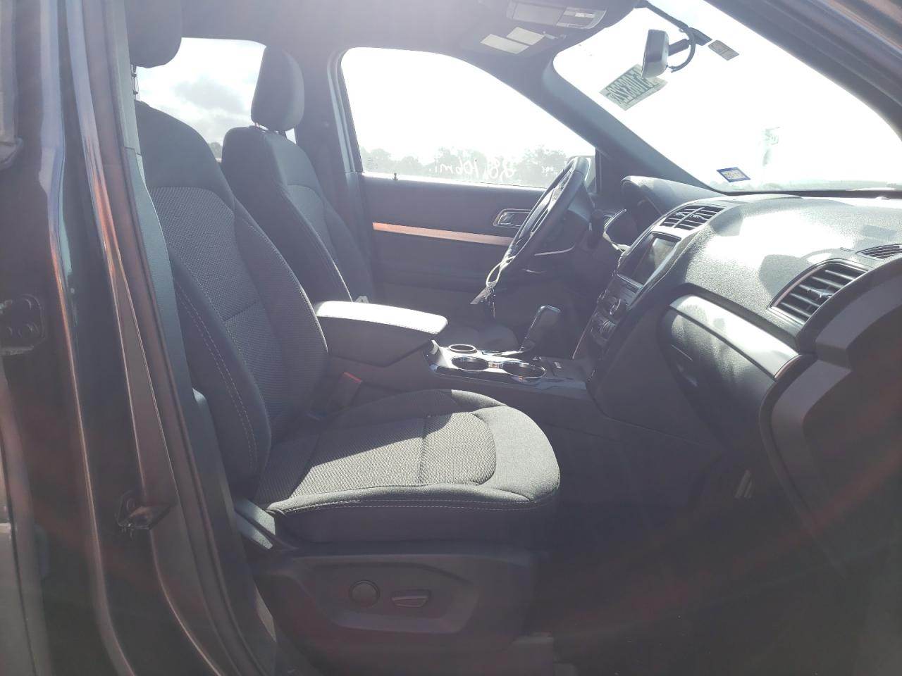 Photo 5 from auction – 2019 FORD EXPLORER X with VIN 1FM5K7DH0KGB28804