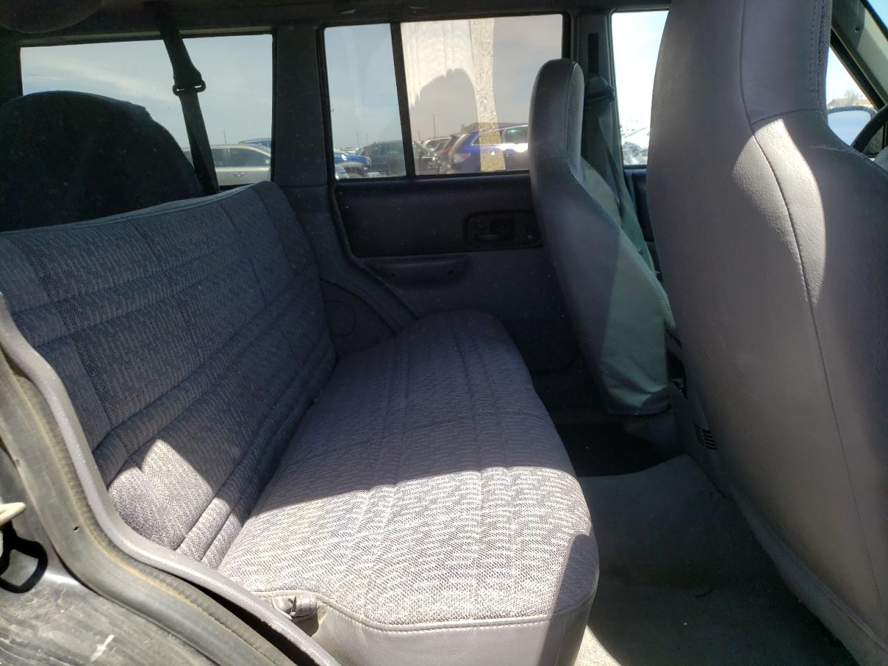 Photo 6 from auction – 1998 JEEP CHEROKEE S with VIN 1J4FJ68S6WL189044