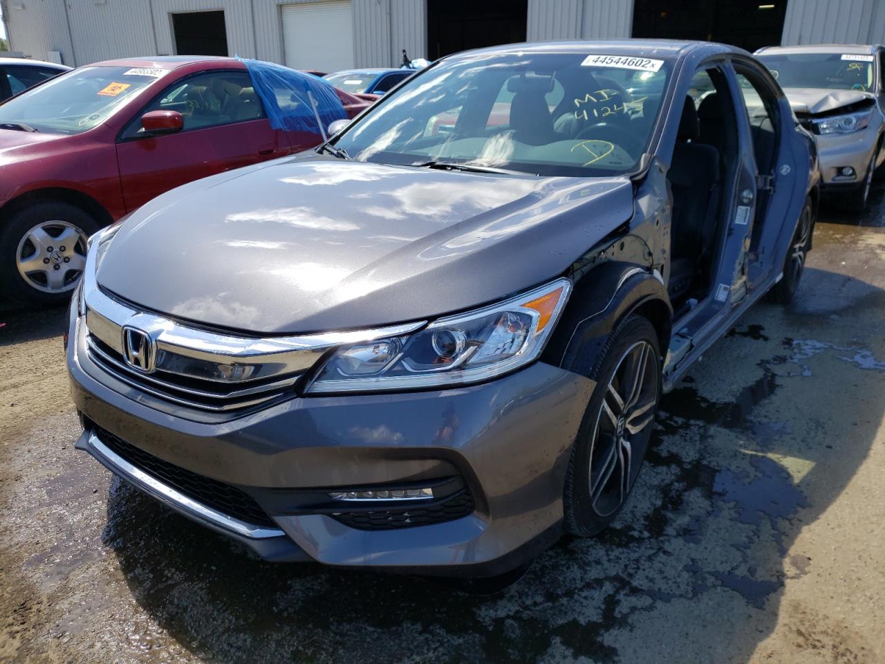 Photo 2 from auction – 2017 HONDA ACCORD SPO with VIN 1HGCR2F18HA299727