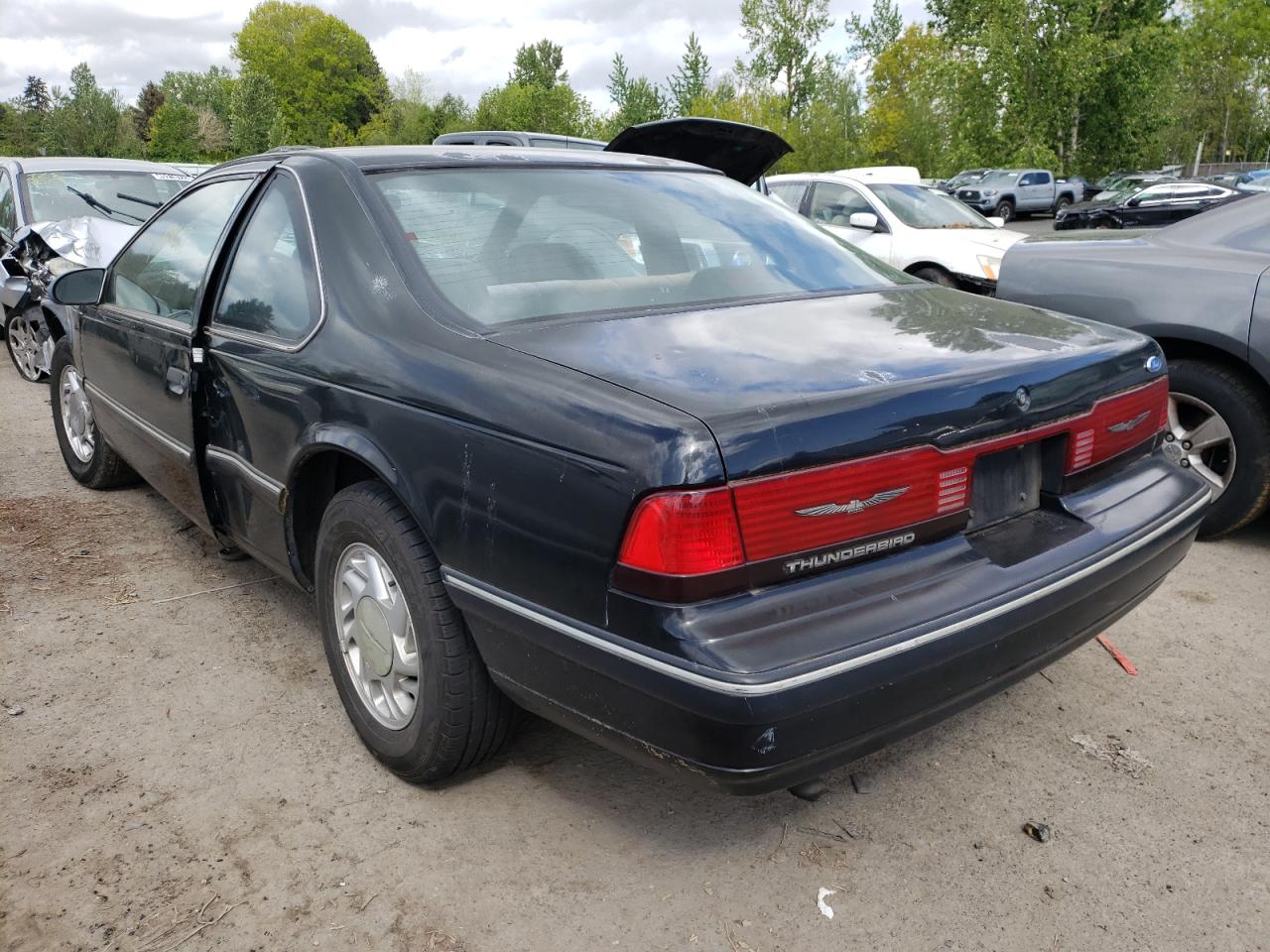 Photo 3 from auction – 1990 FORD THUNDERBIR with VIN 1FAPP6046LH191497
