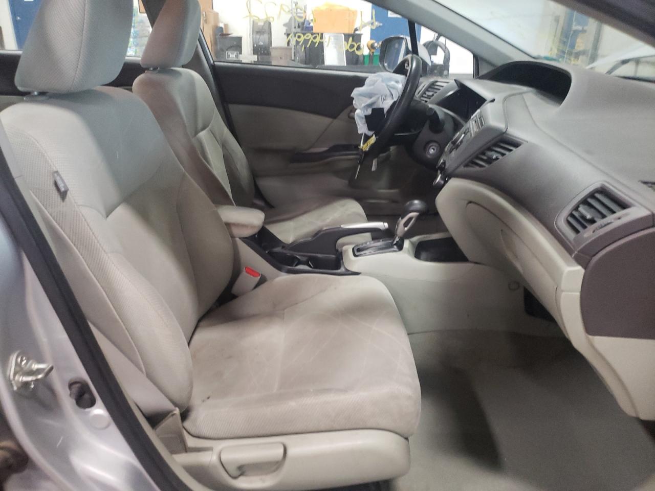 Photo 5 from auction – 2012 HONDA CIVIC LX with VIN 19XFB2F51CE017257