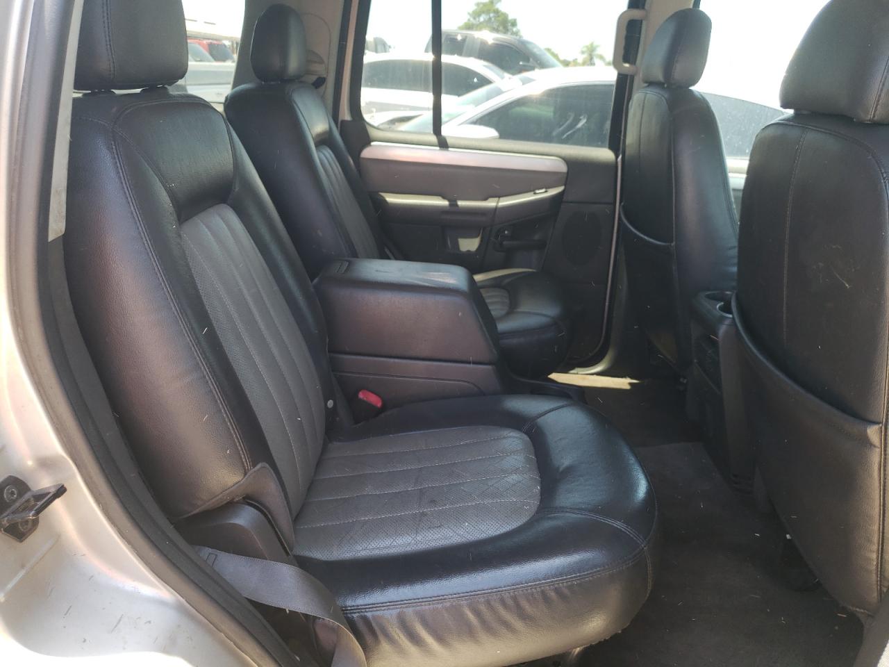 Photo 6 from auction – 2004 MERCURY MOUNTAINEE with VIN 4M2DU66E44UJ22641