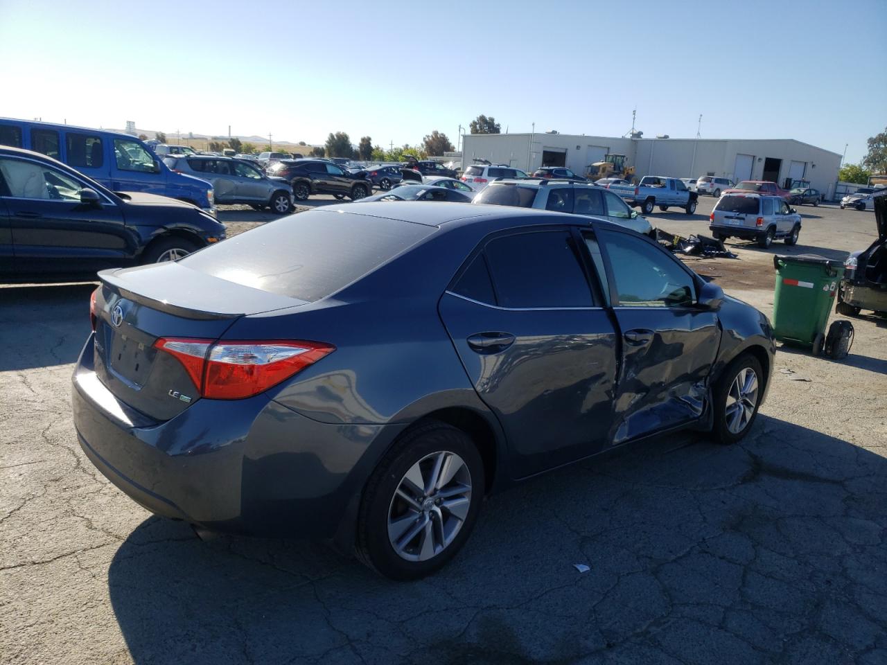 Photo 4 from auction – 2015 TOYOTA COROLLA EC with VIN 5YFBPRHE1FP246921