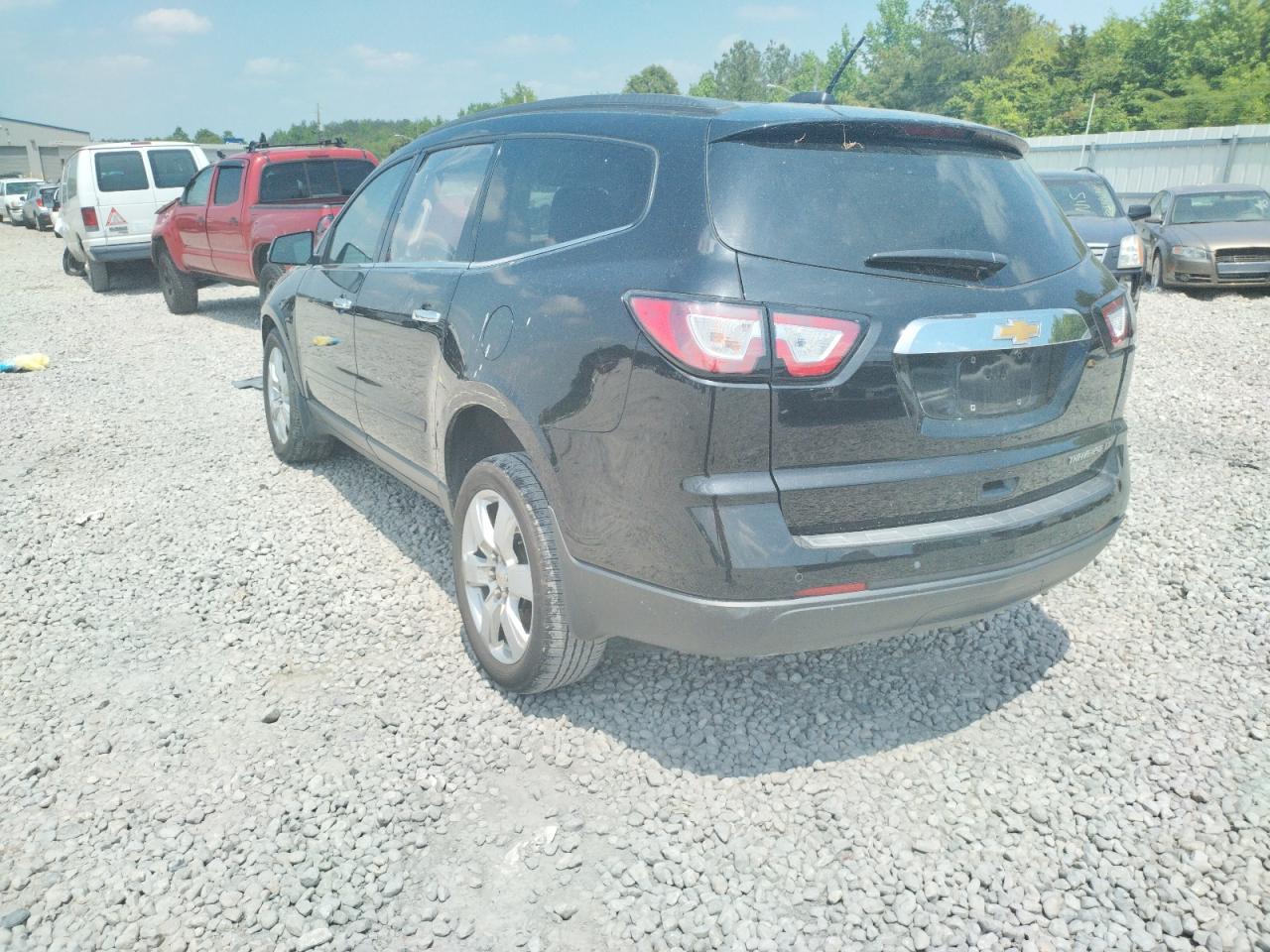 Photo 3 from auction – 2016 CHEVROLET TRAVERSE L with VIN 1GNKRGKD4GJ107877