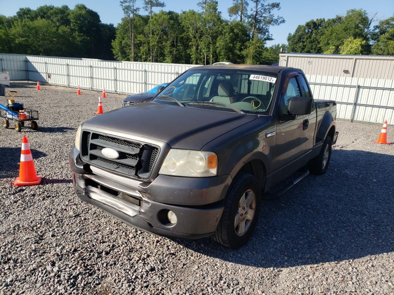 Photo 2 from auction – 2006 FORD F150 with VIN 1FTRF02276KA89647