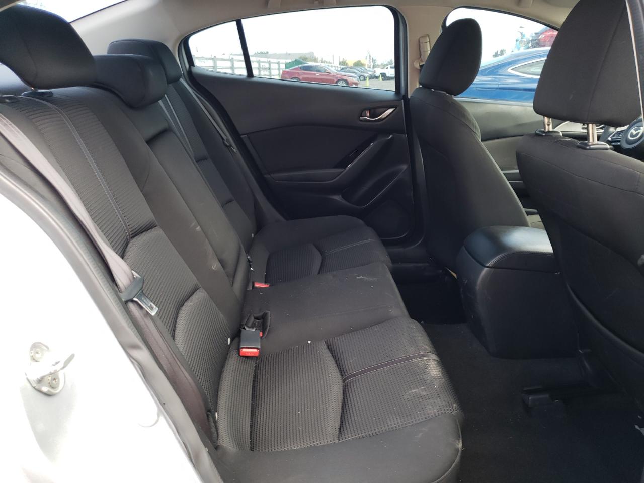 Photo 6 from auction – 2017 MAZDA 3 SPORT with VIN JM1BN1U79H1102037