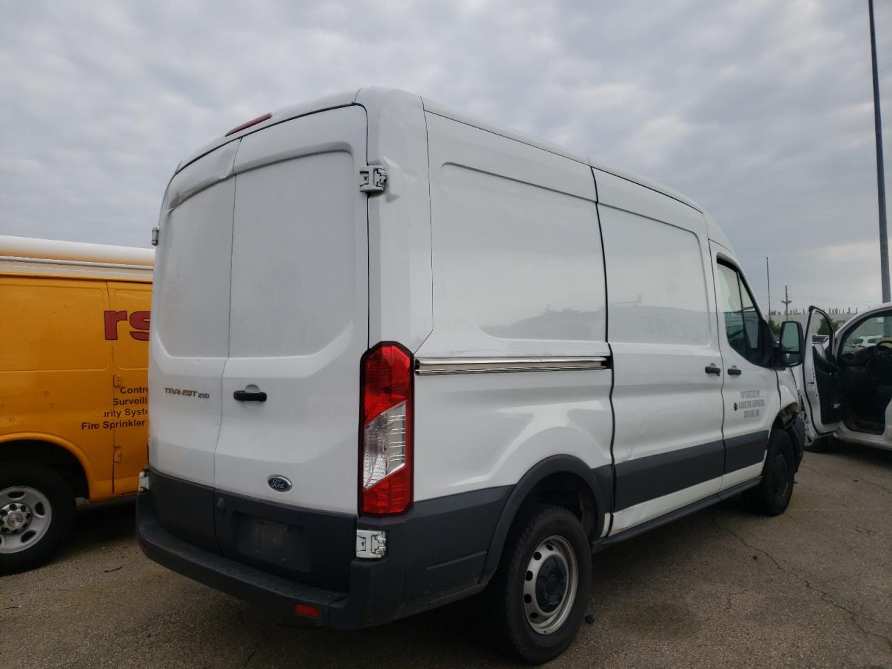 Photo 4 from auction – 2017 FORD TRANSIT T- with VIN 1FTYR1CM9HKA65703