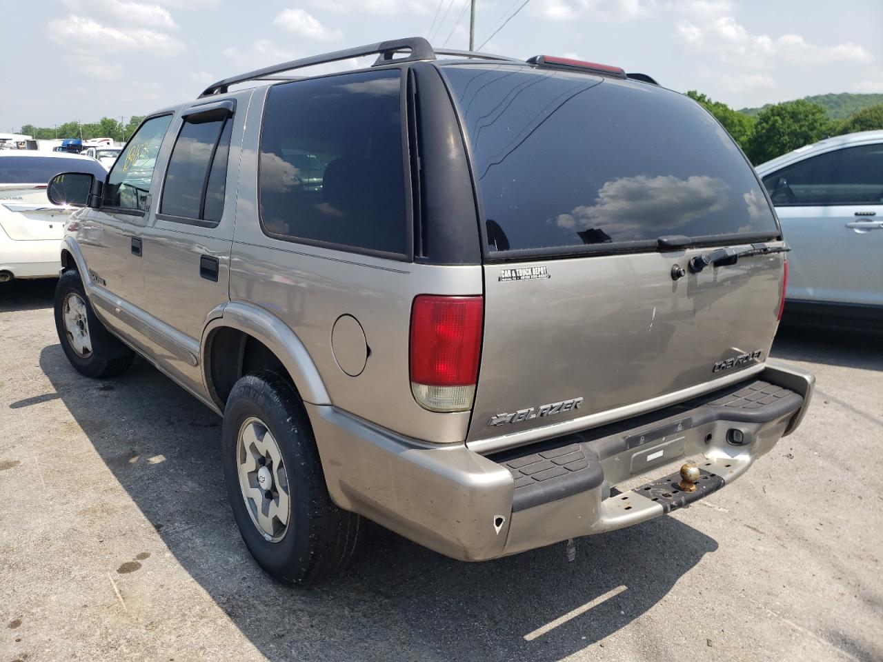 Photo 3 from auction – 2002 CHEVROLET BLAZER with VIN 1GNDT13W52K121328