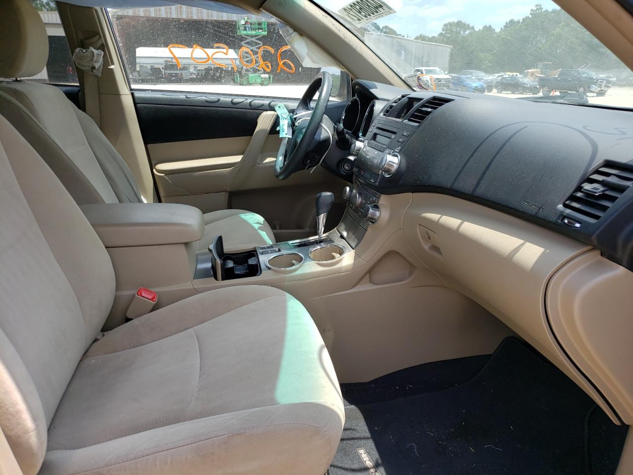Photo 5 from auction – 2011 TOYOTA HIGHLANDER with VIN 5TDZA3EH9BS010093