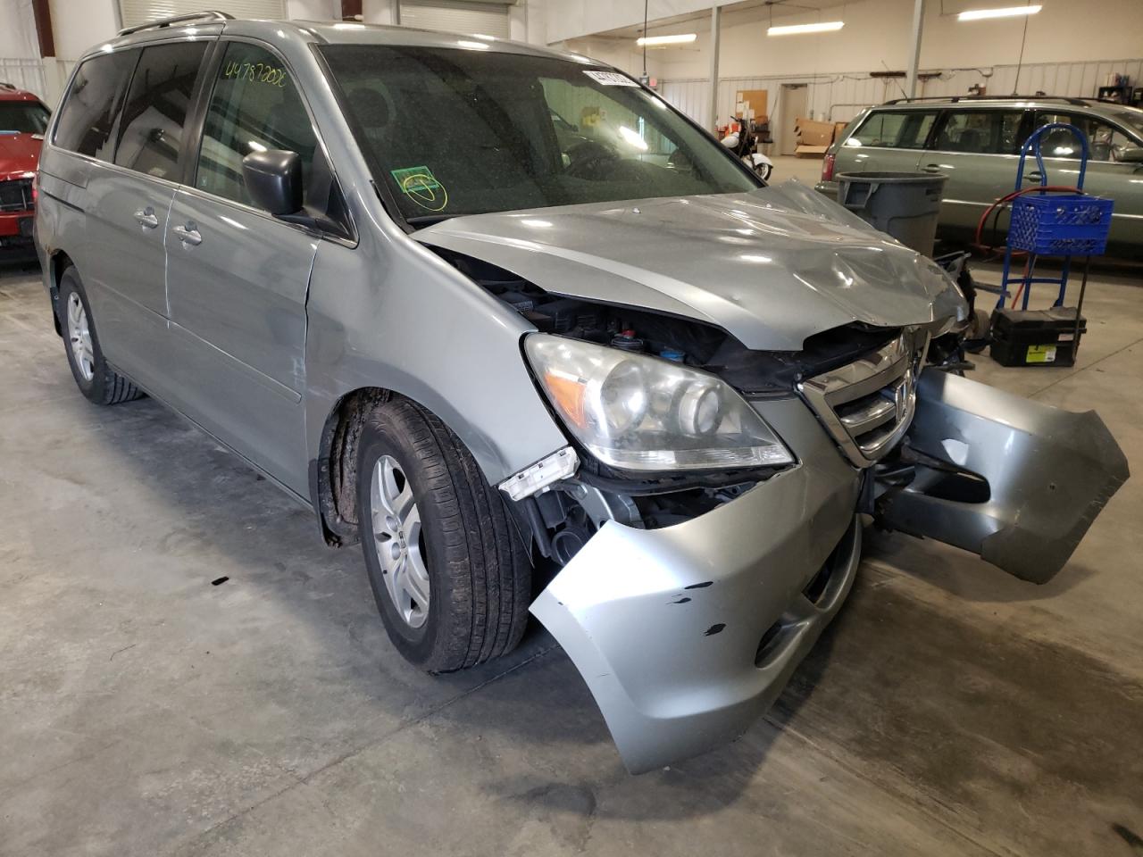 HONDA ODYSSEY EX 2005 with VIN 5FNRL38605B076657 - Photo from auction