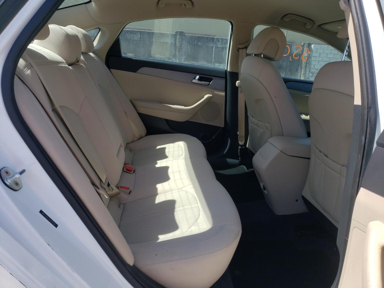Photo 6 from auction – 2017 HYUNDAI SONATA SE with VIN 5NPE24AF5HH456536