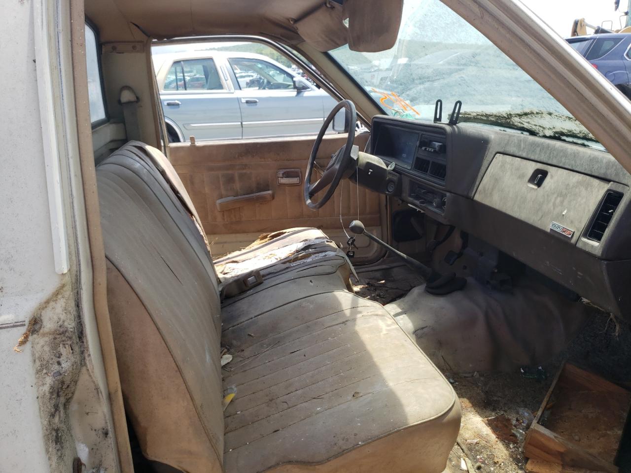 Photo 5 from auction – 1986 ISUZU PUP with VIN JAABL14A4G0738717