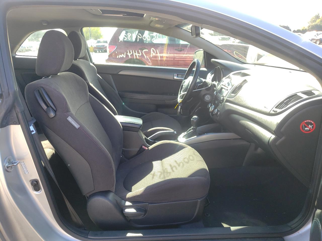 Photo 5 from auction – 2011 KIA FORTE SX with VIN KNAFW6A3XB5359444