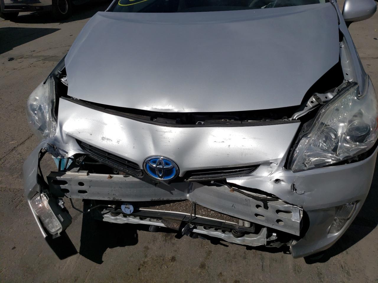 Photo 9 from auction – 2014 TOYOTA PRIUS with VIN JTDKN3DU6E1741859