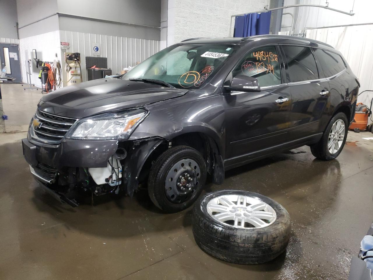 Photo 2 from auction – 2015 CHEVROLET TRAVERSE L with VIN 1GNKVGKD3FJ352955
