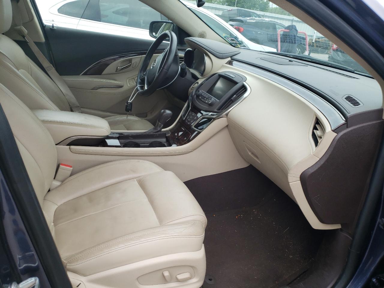 Foto 5 de la subasta – 2014 BUICK LACROSSE con VIN 1G4GB5GR5EF292108
