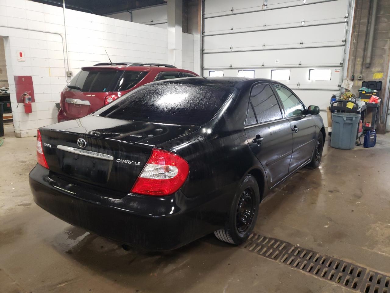 Photo 4 from auction – 2004 TOYOTA CAMRY LE with VIN 4T1BE32K94U355799