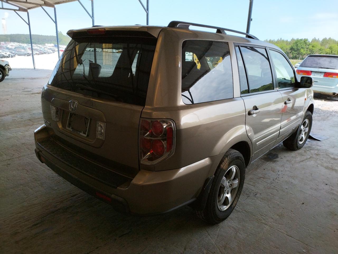 Photo 4 from auction – 2008 HONDA PILOT EXL with VIN 5FNYF28608B016542