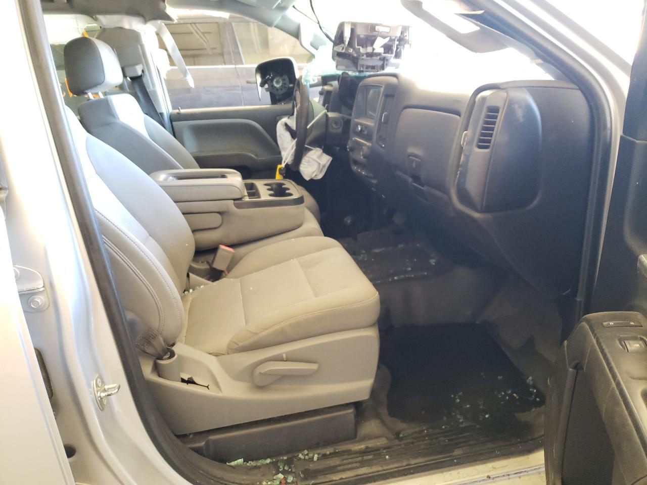 Photo 5 from auction – 2018 CHEVROLET SILVERADO with VIN 1GC2KUEG0JZ199595