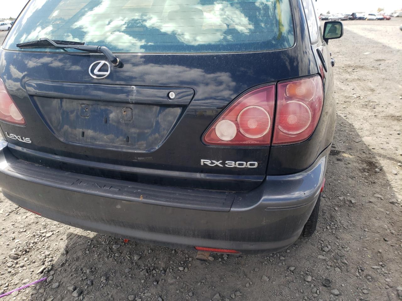 Photo 9 from auction – 1999 LEXUS RX 300 with VIN JT6HF10U4X0078809
