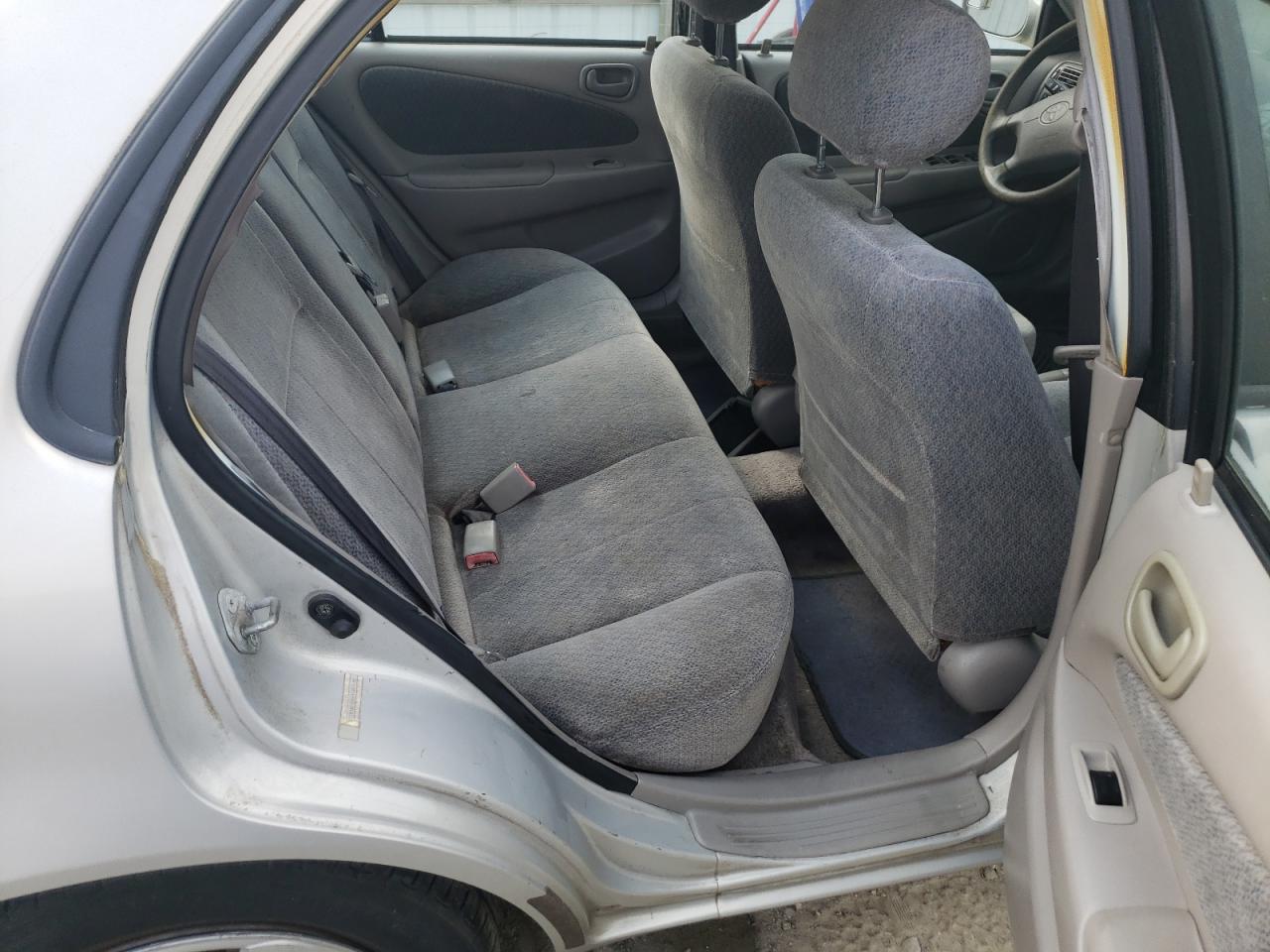 Photo 6 from auction – 2001 TOYOTA COROLLA LE with VIN 2T1BR12E61C467072