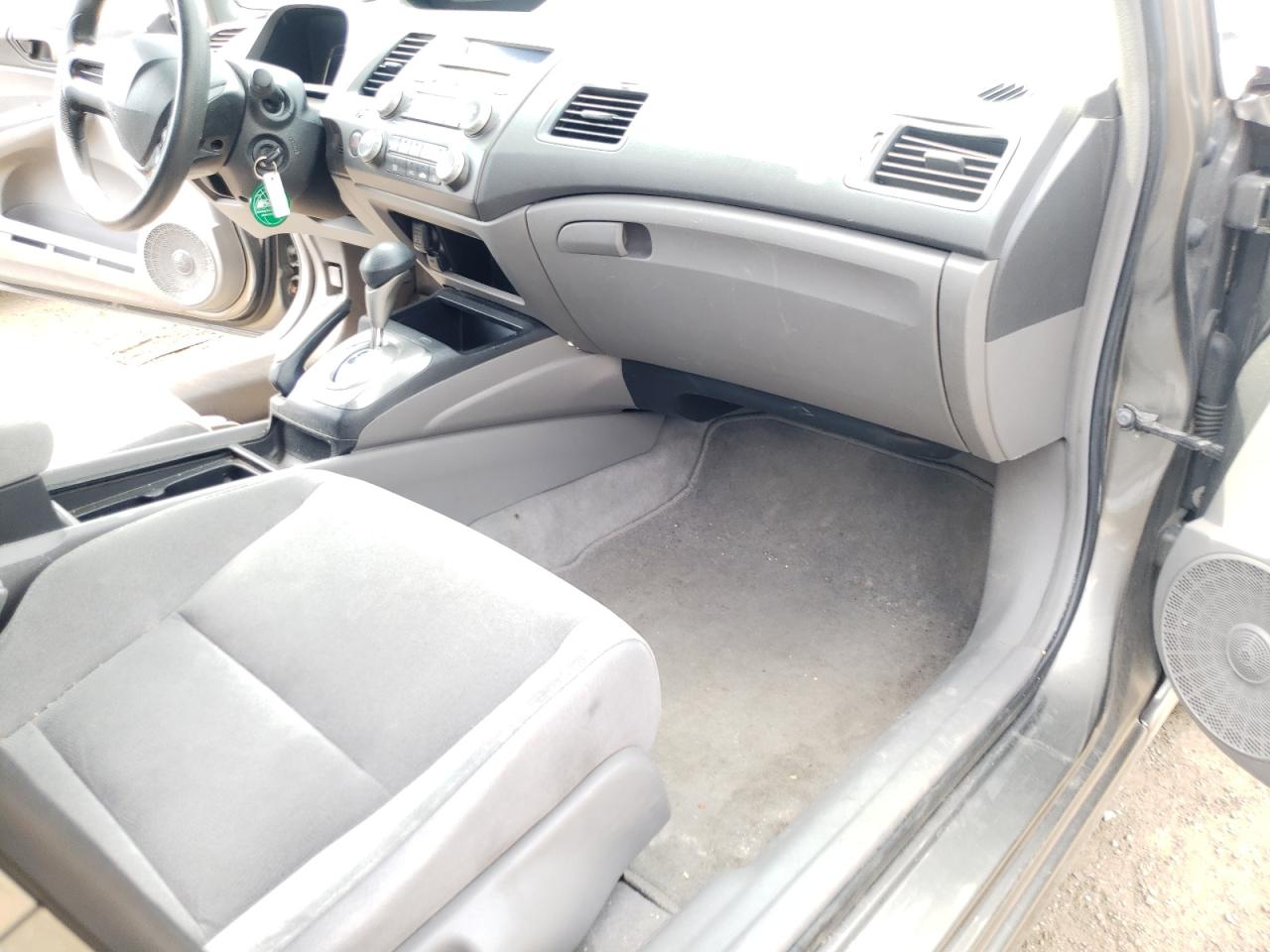 Photo 5 from auction – 2008 HONDA CIVIC LX with VIN 1HGFA16528L001095