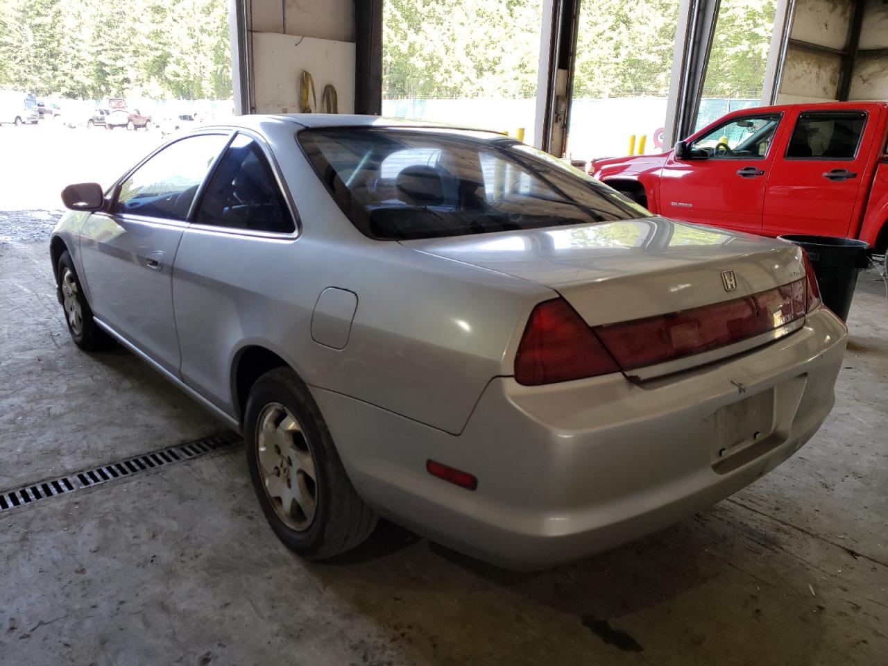 Photo 16 from auction – 2000 HONDA ACCORD EX with VIN 1HGCG3152YA024392