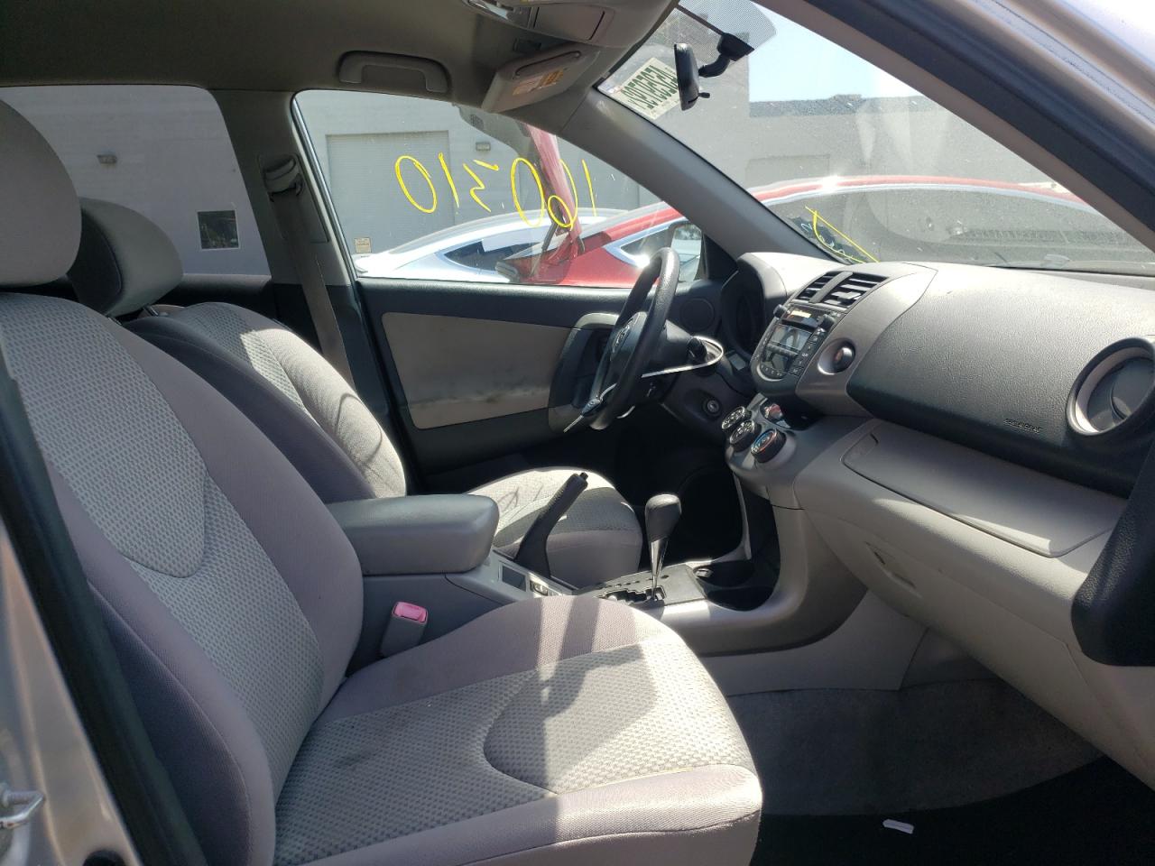 Photo 5 from auction – 2007 TOYOTA RAV4 with VIN JTMZD33VX76041182