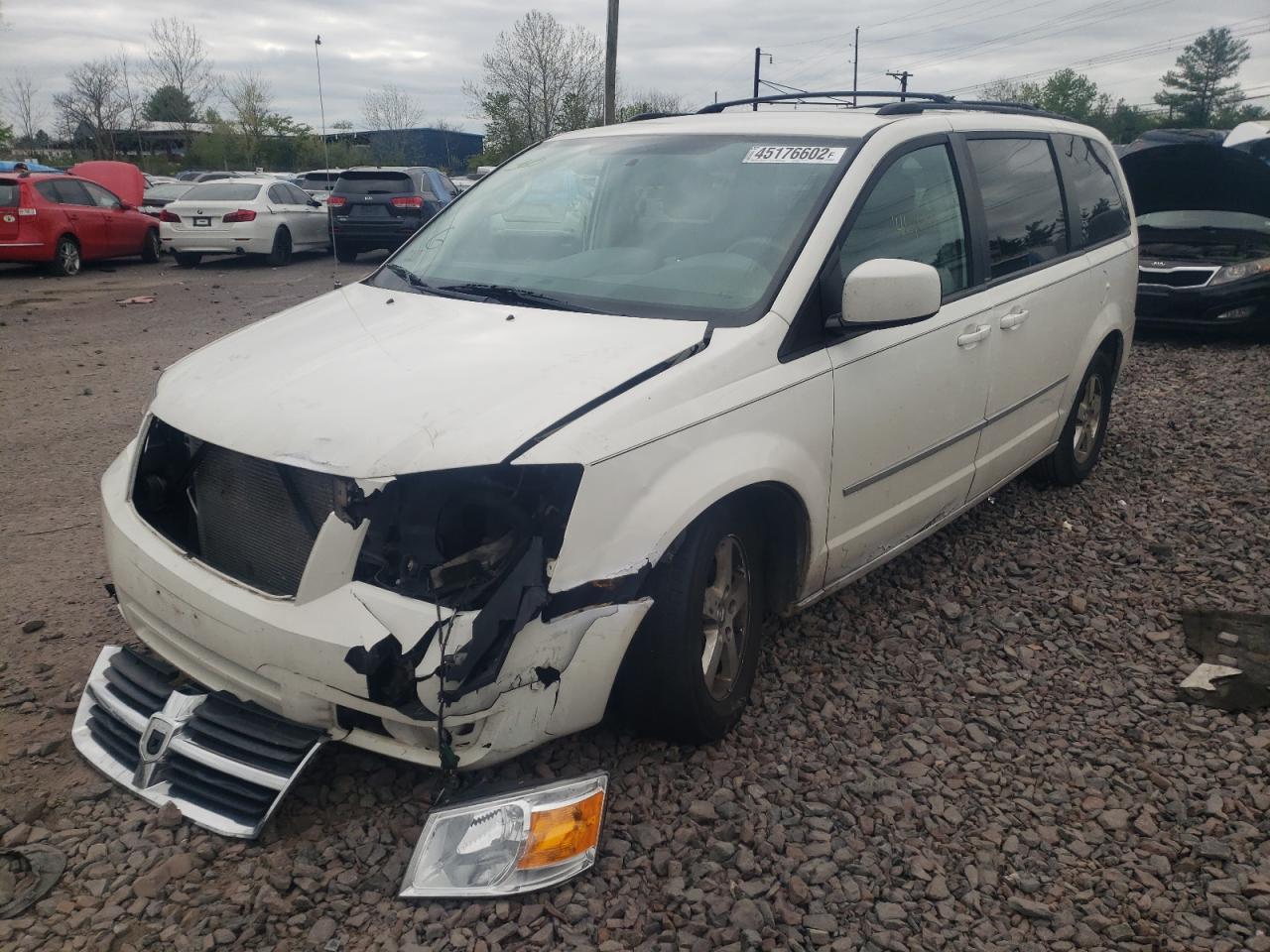Photo 2 from auction – 2010 DODGE GRAND CARA with VIN 2D4RN5D11AR390383